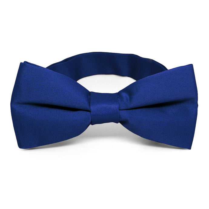 A flag blue pre-tied bow tie with a band collar