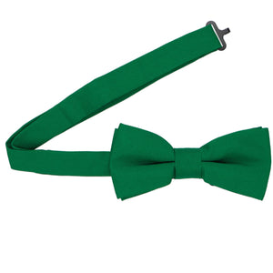 Open band on kelly green matte bow tie